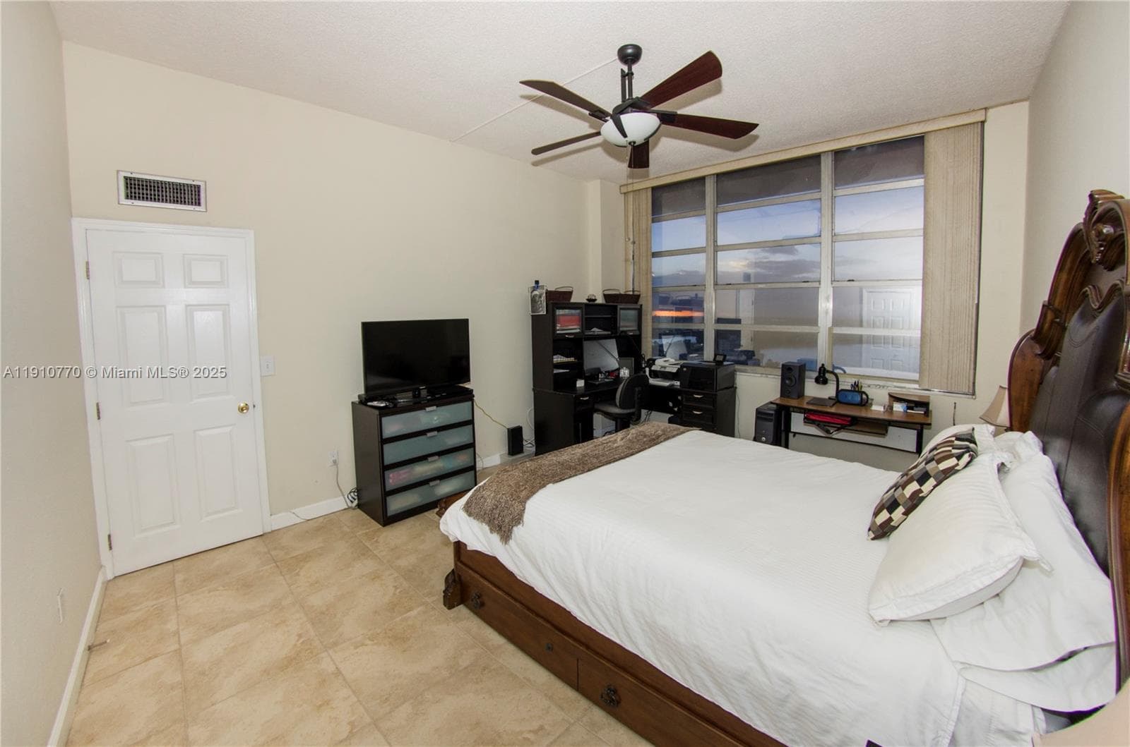 BUCKLEY TOWERS CONDO · #1726W in Miami - Photo 16