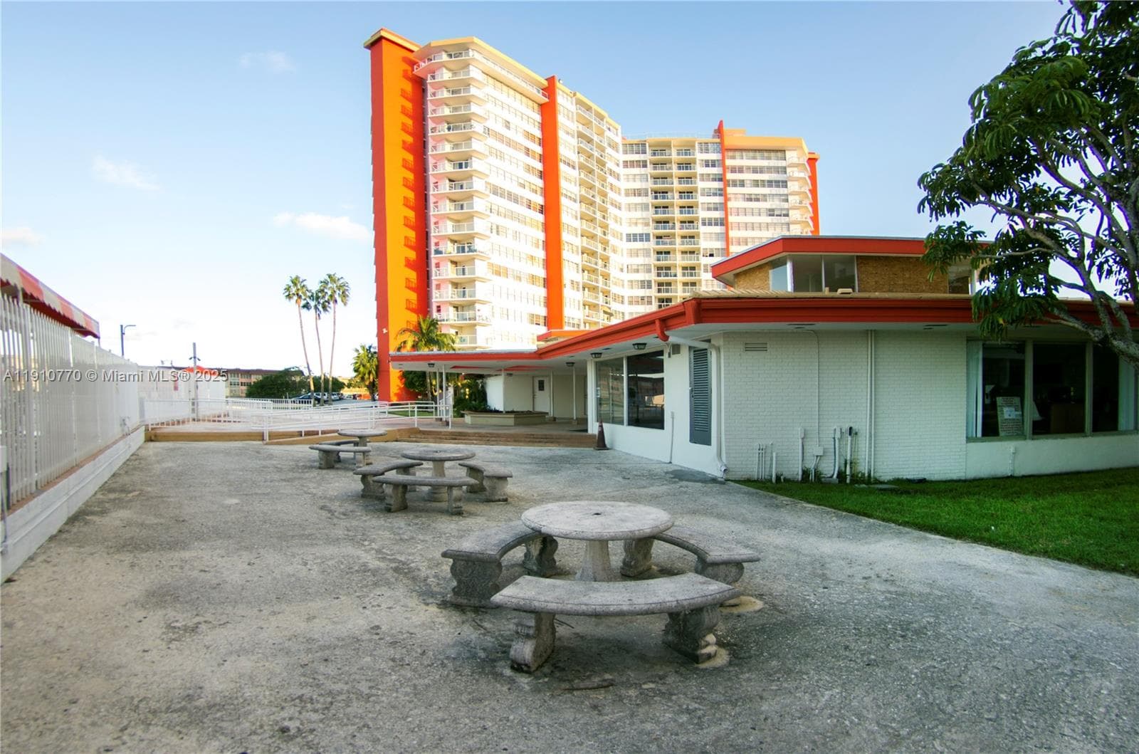 BUCKLEY TOWERS CONDO · #1726W in Miami - Photo 58