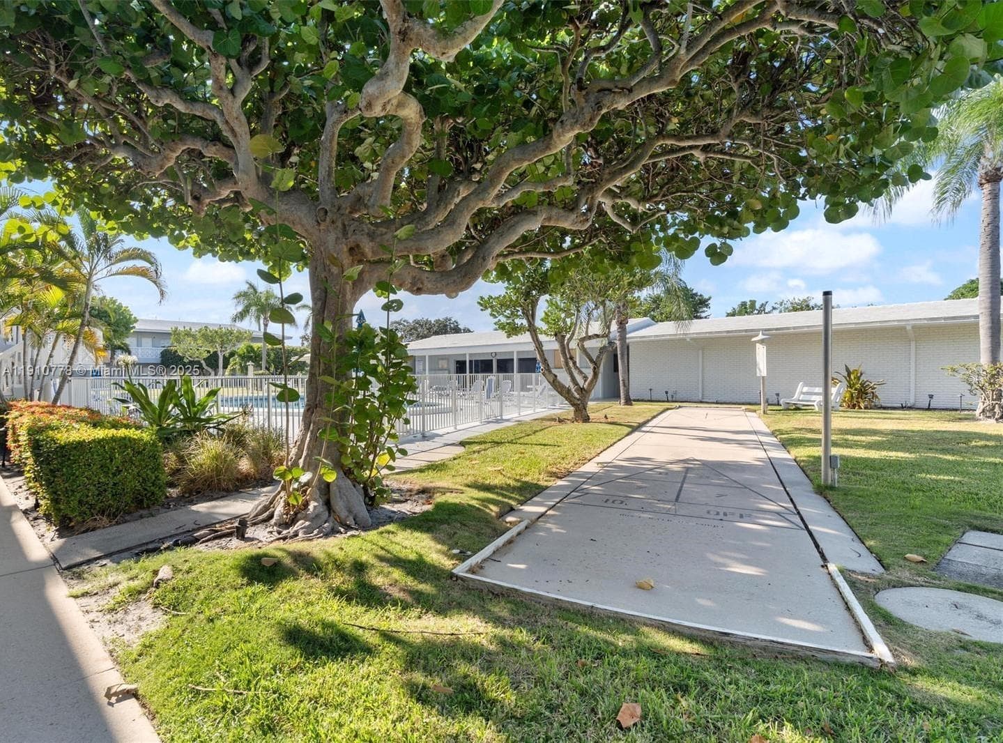MONTCLAIR GARDENS CONDO · #A30 in Fort Lauderdale - Photo 12