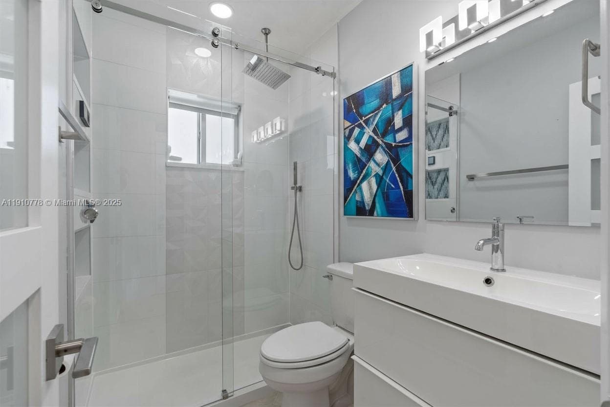 MONTCLAIR GARDENS CONDO · #A30 in Fort Lauderdale - Photo 11