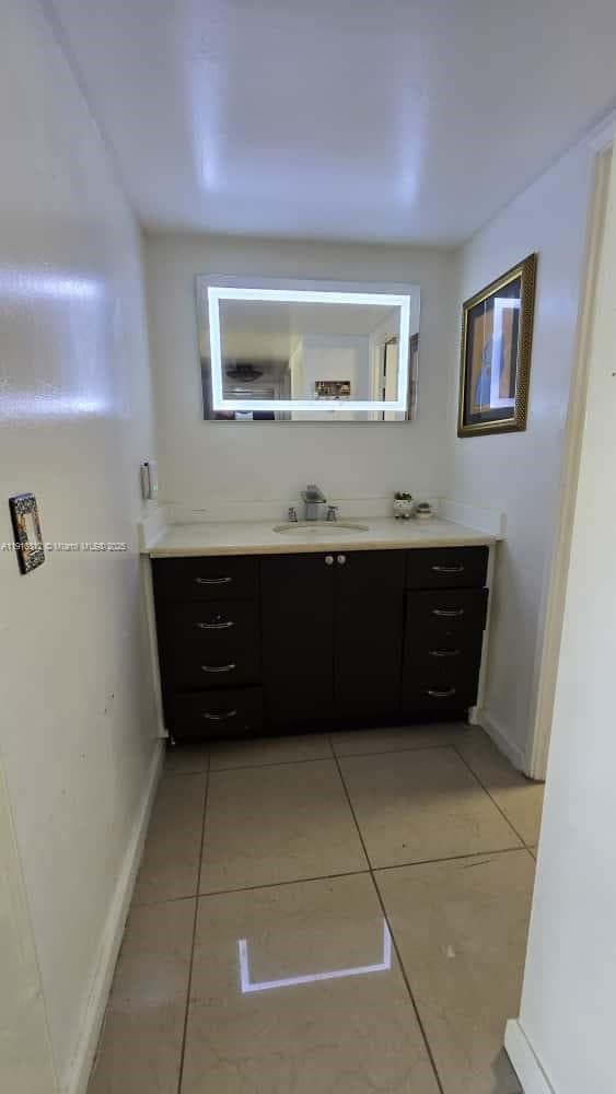 BUCKLEY TOWERS CONDO · #824W in Miami - Photo 23