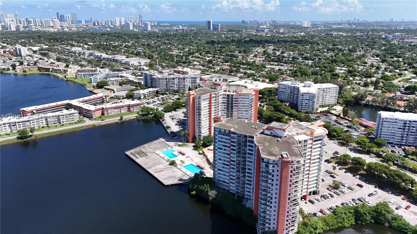 BUCKLEY TOWERS CONDO · #824W in Miami - Photo 2