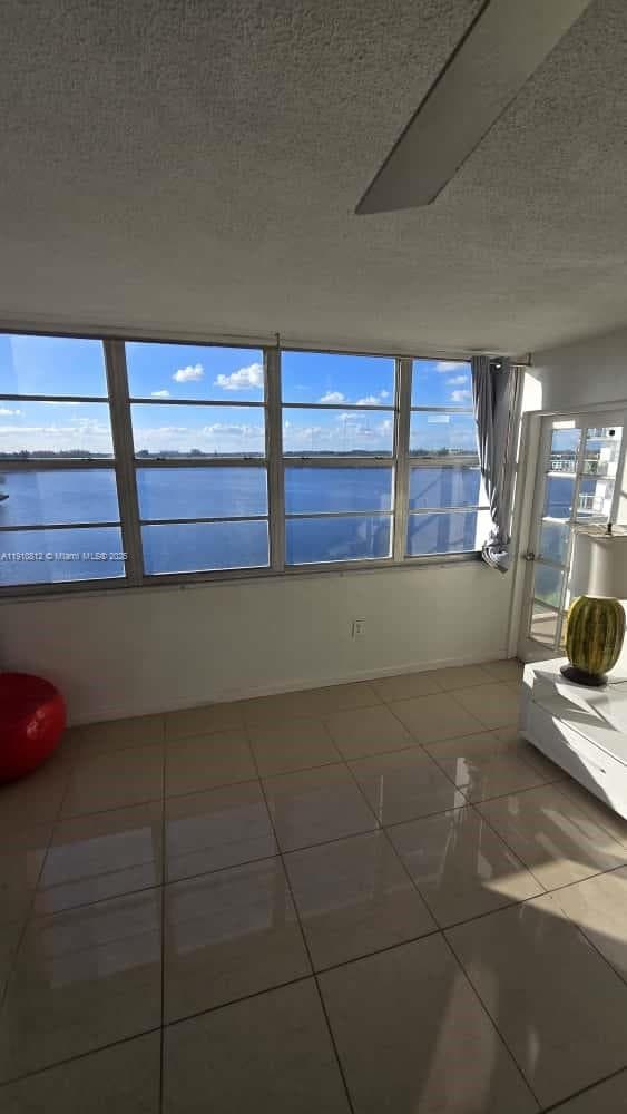 BUCKLEY TOWERS CONDO · #824W in Miami - Photo 8
