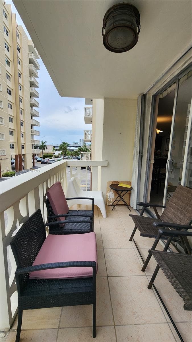 IMPERIAL TOWERS CONDO · #209 in Hallandale Beach - Photo 20