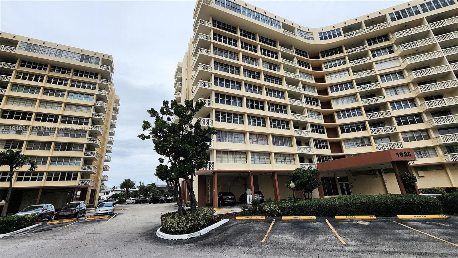 IMPERIAL TOWERS CONDO · #209 in Hallandale Beach - Photo 49
