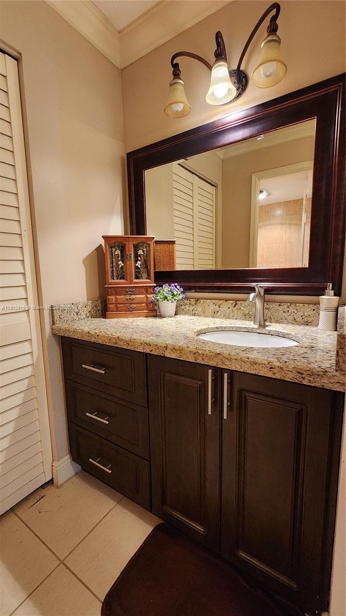IMPERIAL TOWERS CONDO · #209 in Hallandale Beach - Photo 8