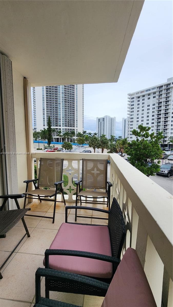 IMPERIAL TOWERS CONDO · #209 in Hallandale Beach - Photo 21