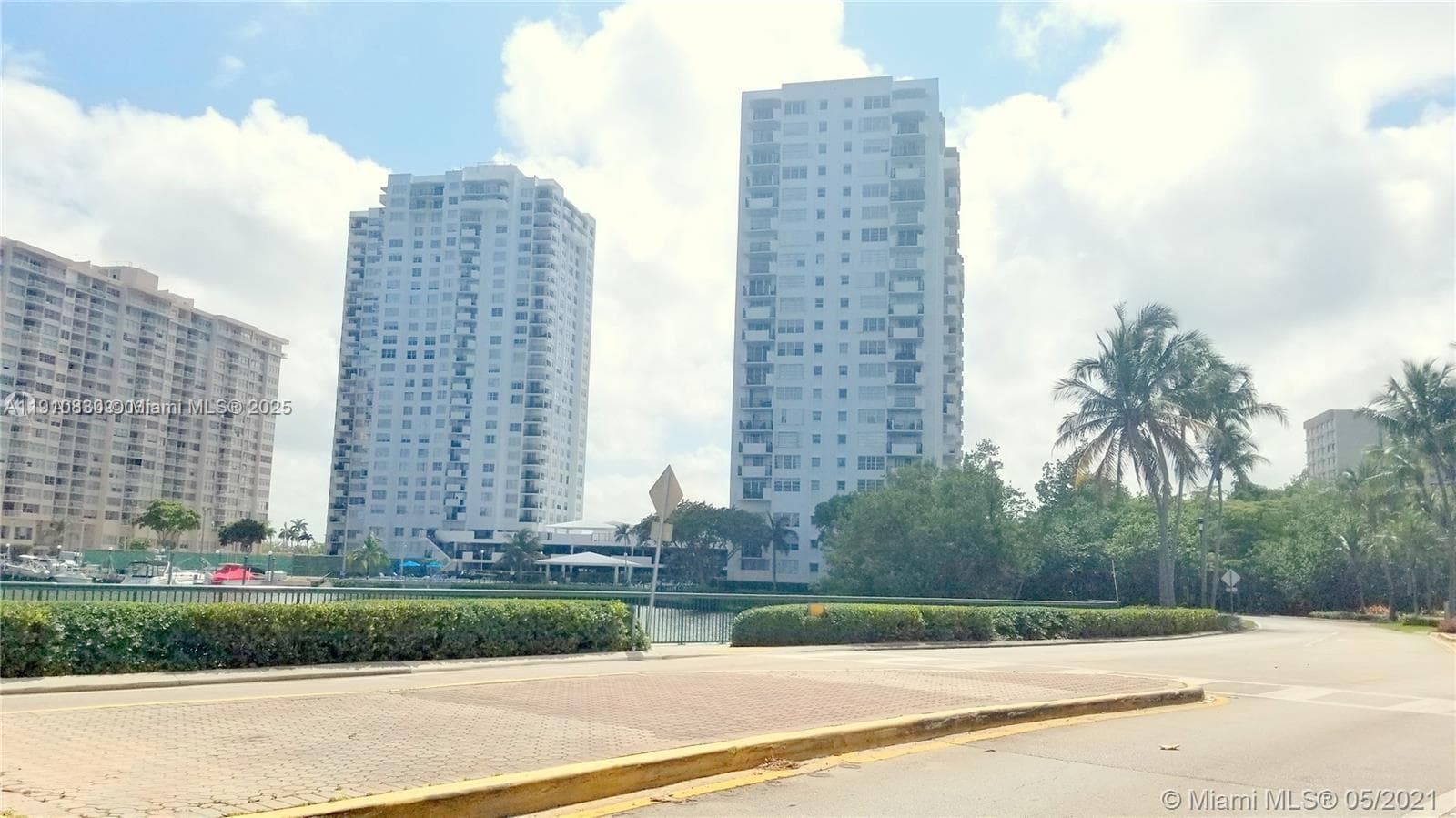 COMMODORE PLAZA CONDO · #608 in Aventura - Photo 20