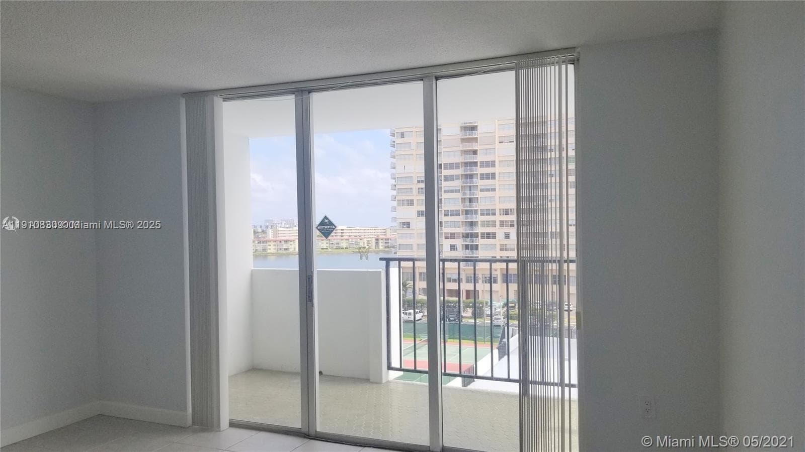 COMMODORE PLAZA CONDO · #608 in Aventura - Photo 10