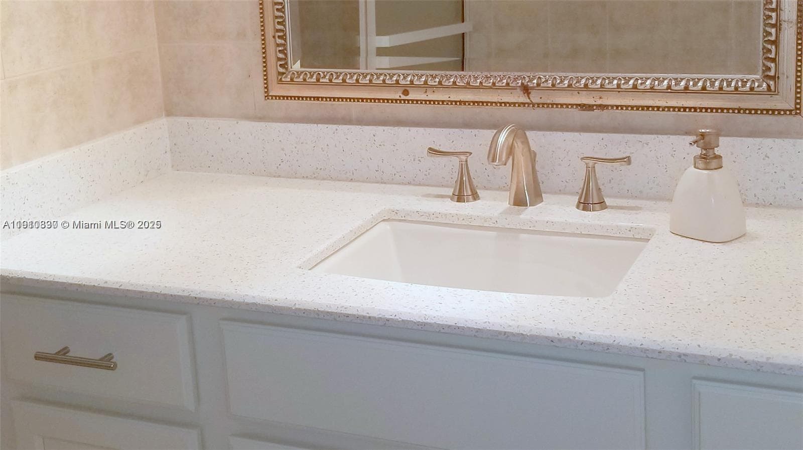 COMMODORE PLAZA CONDO · #608 in Aventura - Photo 14