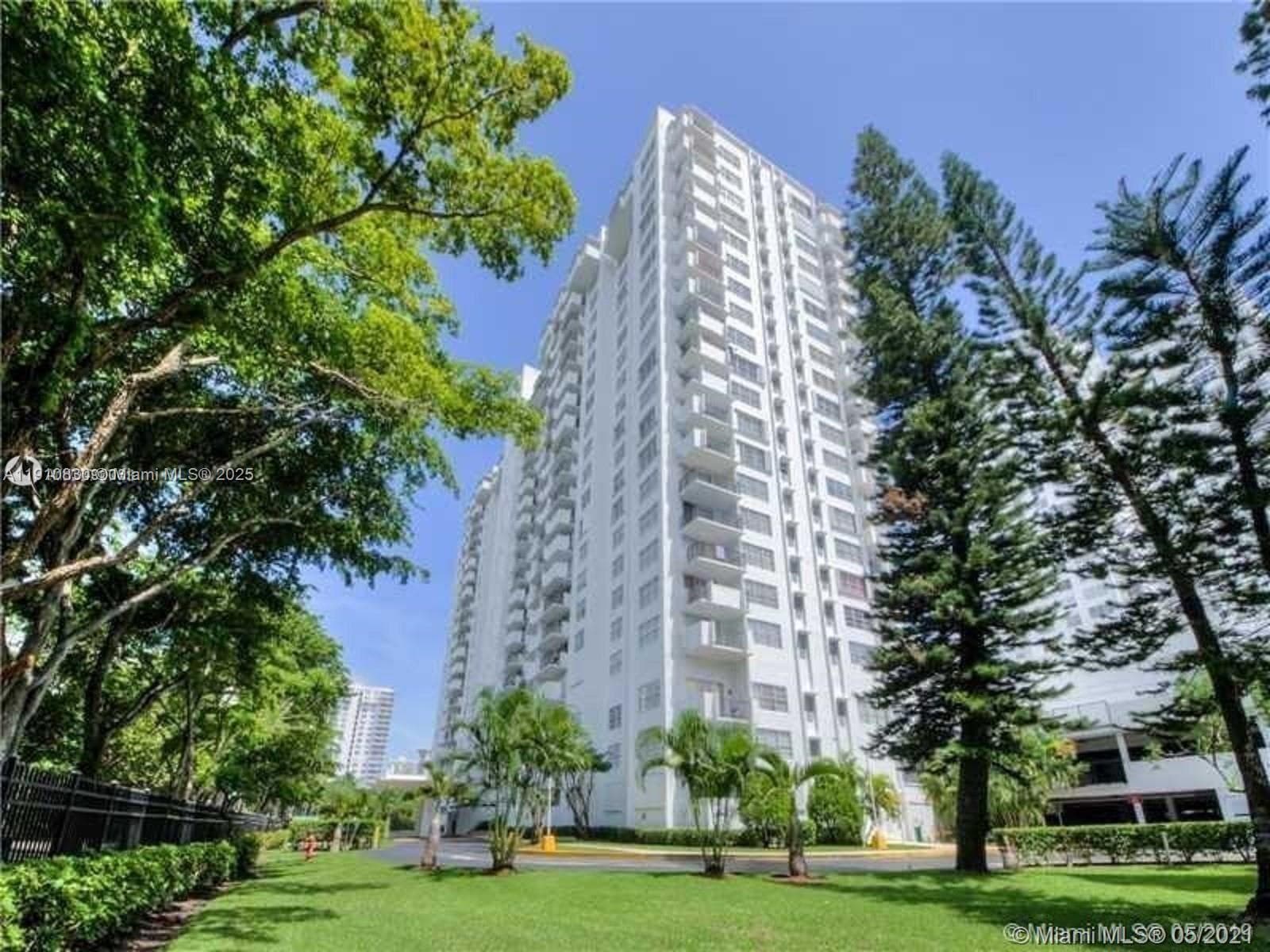 COMMODORE PLAZA CONDO · #608 in Aventura - Photo 18