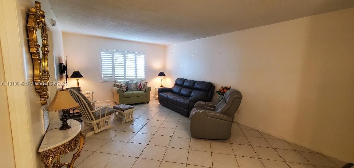 Oakland Grove Village · #103A in Oakland Park - Photo 6