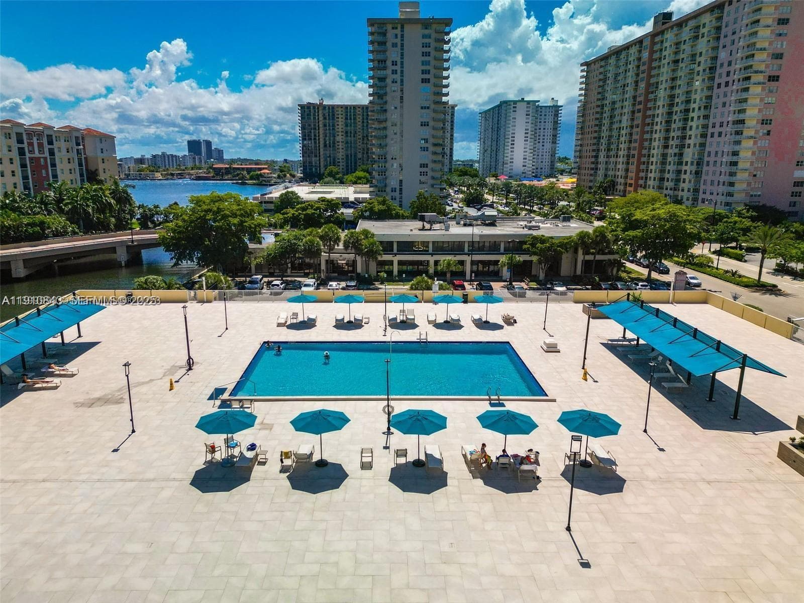 WINSTON TOWER 300 CONDO · #612 in Sunny Isles Beach - Photo 2
