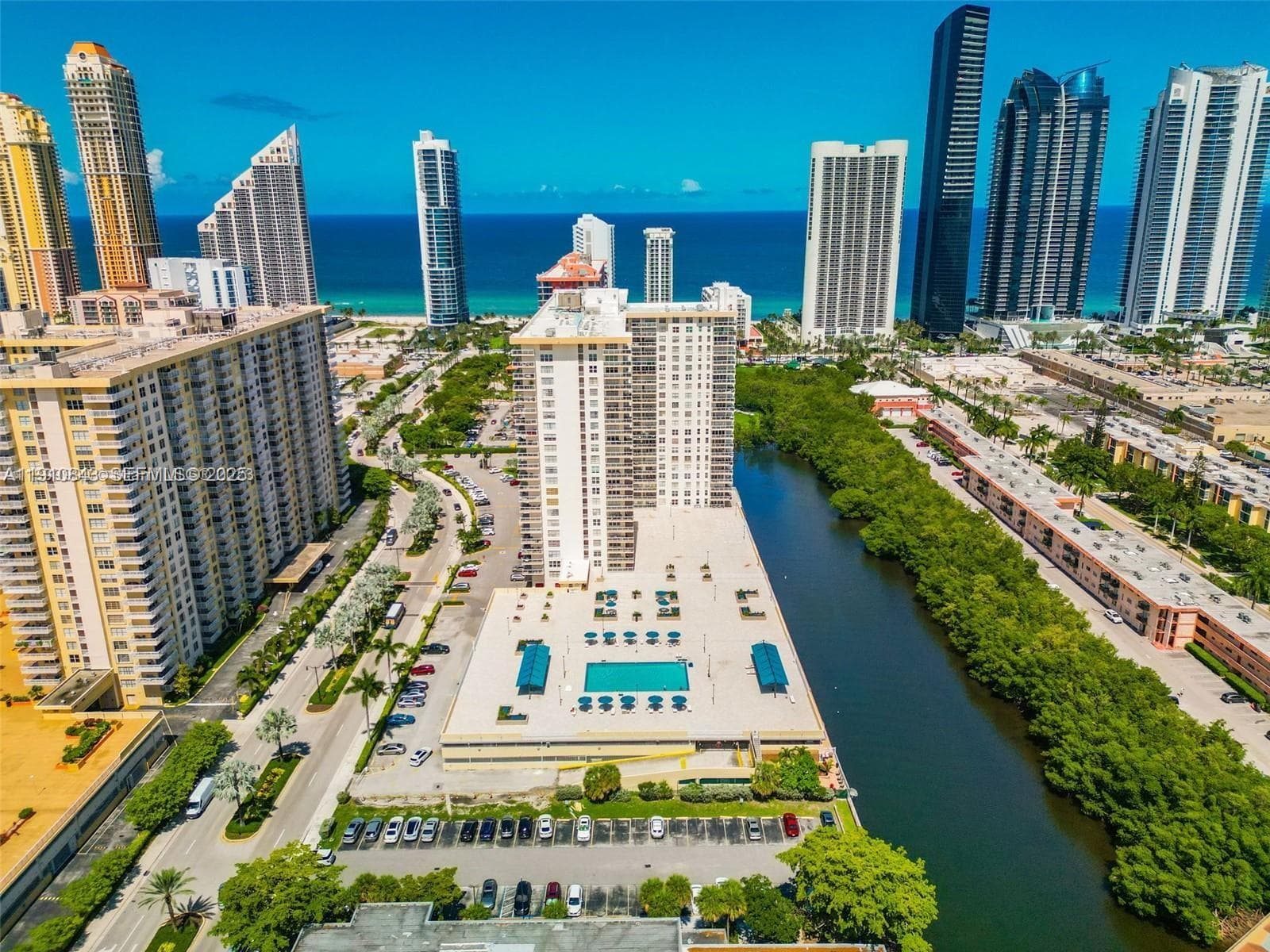 WINSTON TOWER 300 CONDO · #612 in Sunny Isles Beach - Photo 1