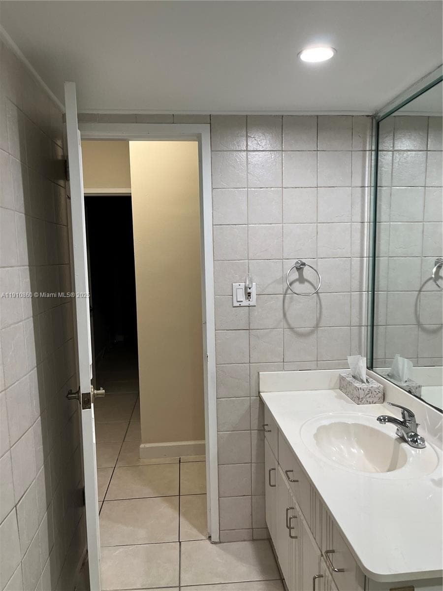 Seacoast 5151 · #214 in Miami Beach - Photo 11