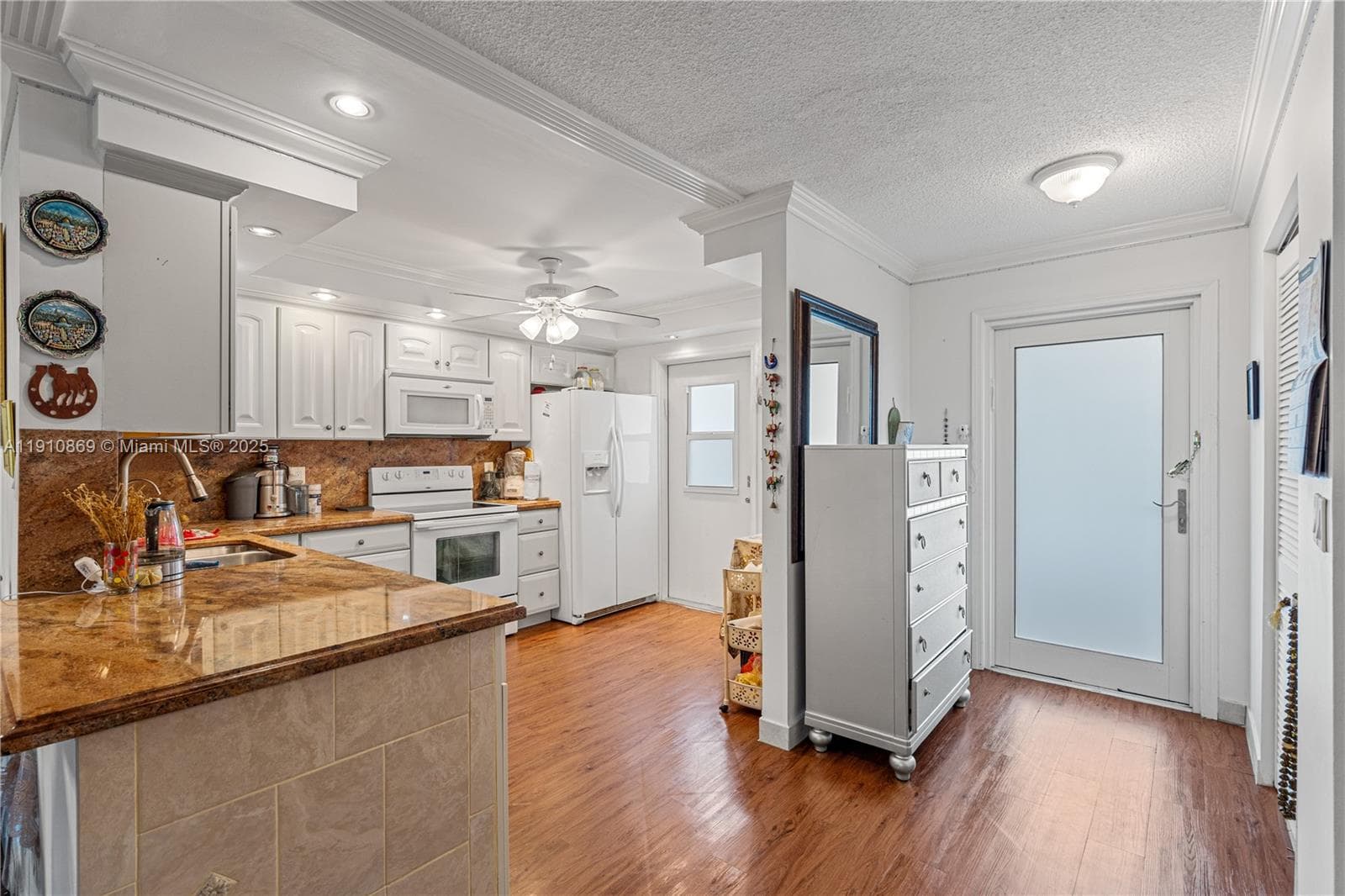 FAIRWAYS ROYALE CONDO · #409 in Hallandale Beach - Photo 5