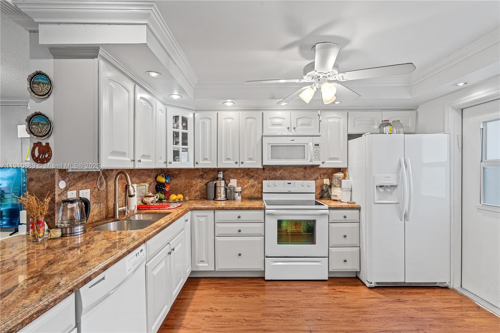 FAIRWAYS ROYALE CONDO · #409 in Hallandale Beach - Photo 4