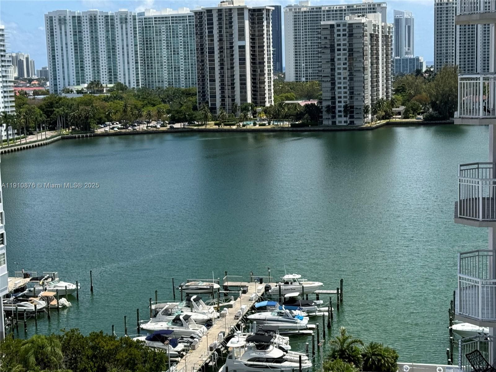 DEL PRADO MARINA · #1402 in Aventura - Photo 9