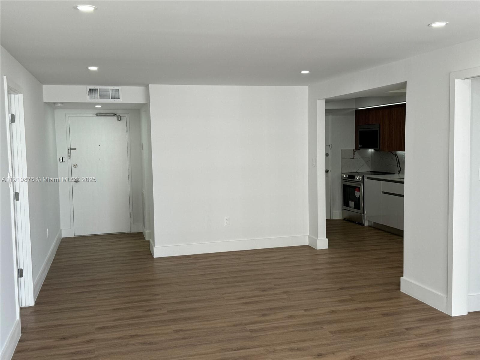 DEL PRADO MARINA · #1402 in Aventura - Photo 10