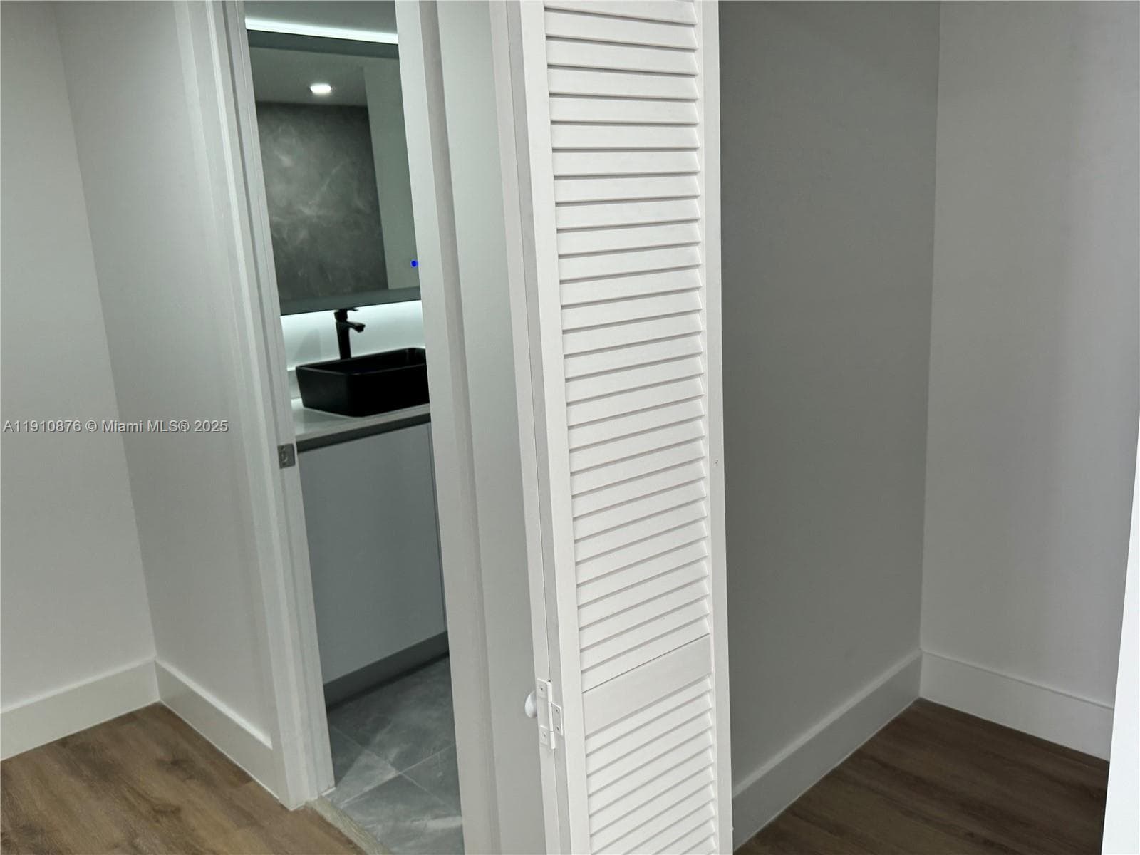 DEL PRADO MARINA · #1402 in Aventura - Photo 18