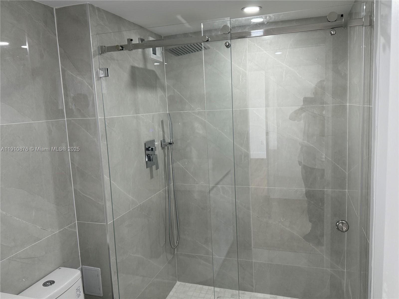 DEL PRADO MARINA · #1402 in Aventura - Photo 15