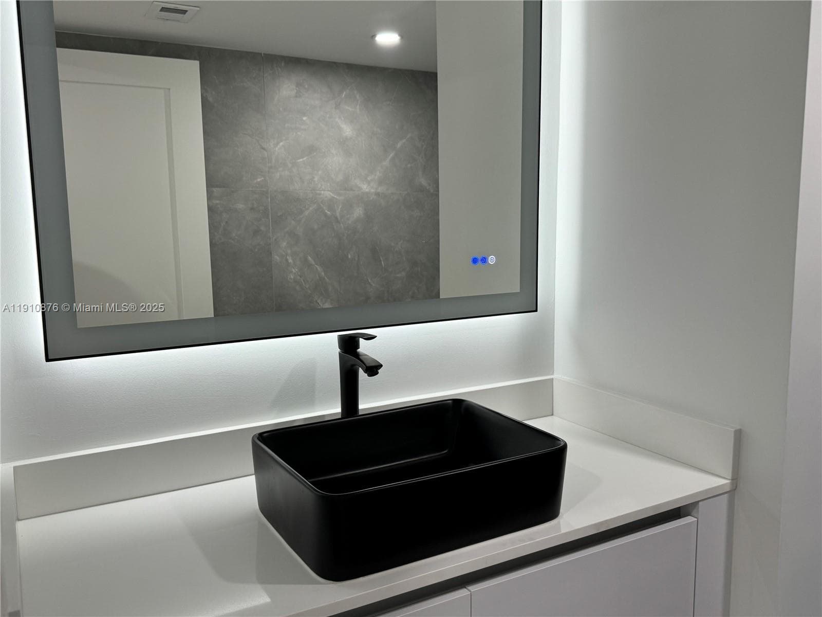 DEL PRADO MARINA · #1402 in Aventura - Photo 19