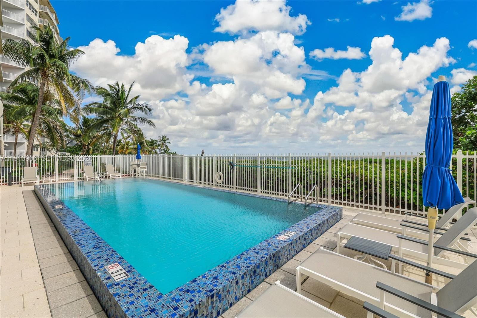 LUNA · #1001 in Pompano Beach - Photo 31