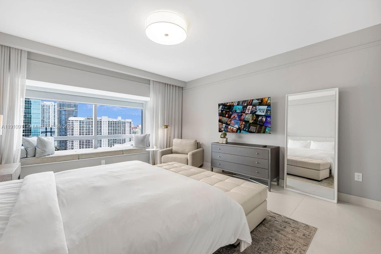 MILLENNIUM TOWER CONDOMIN · #3410 in Miami - Photo 8