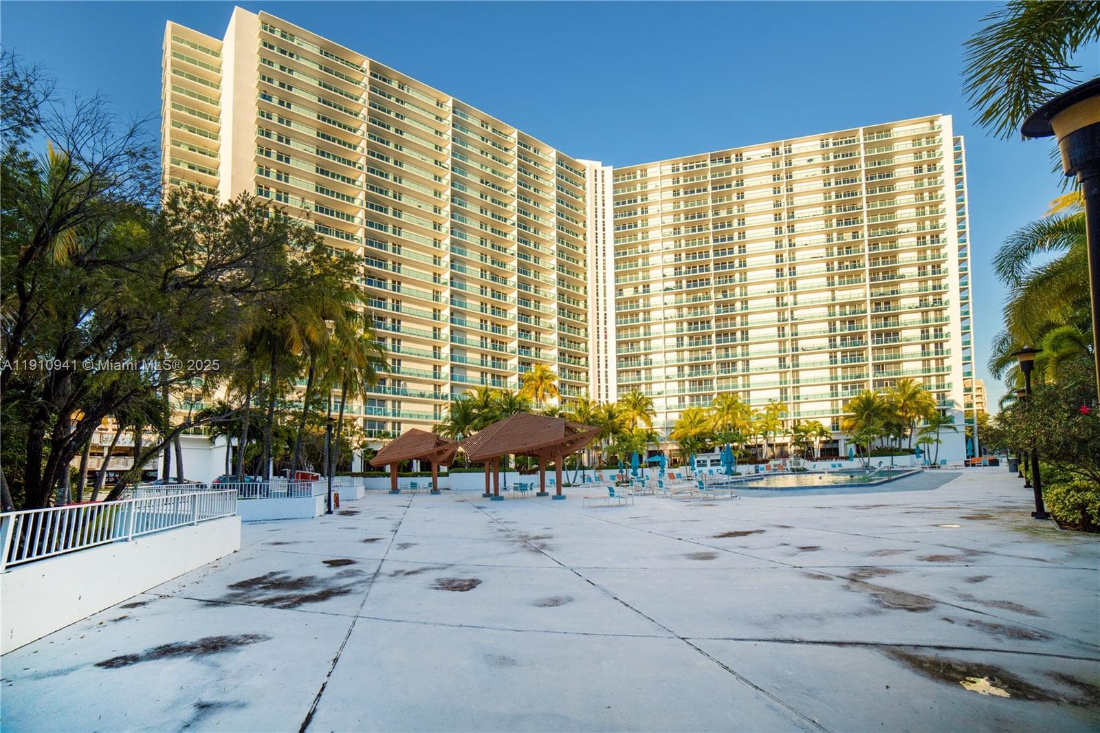 ARLEN HOUSE EAST CONDO · #325 in Sunny Isles Beach - Photo 76