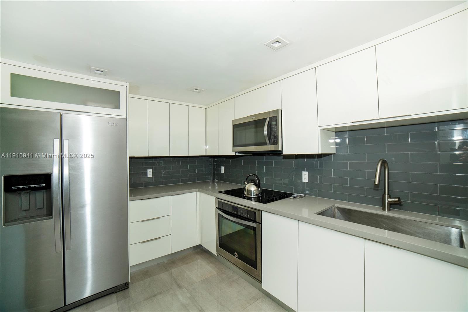 ARLEN HOUSE EAST CONDO · #325 in Sunny Isles Beach - Photo 5