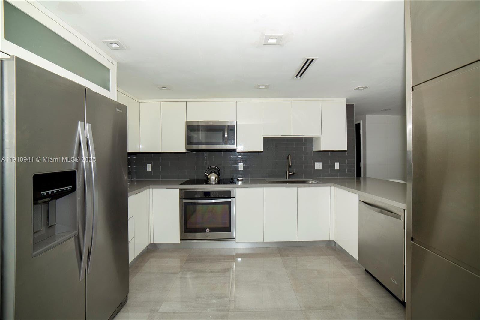ARLEN HOUSE EAST CONDO · #325 in Sunny Isles Beach - Photo 8