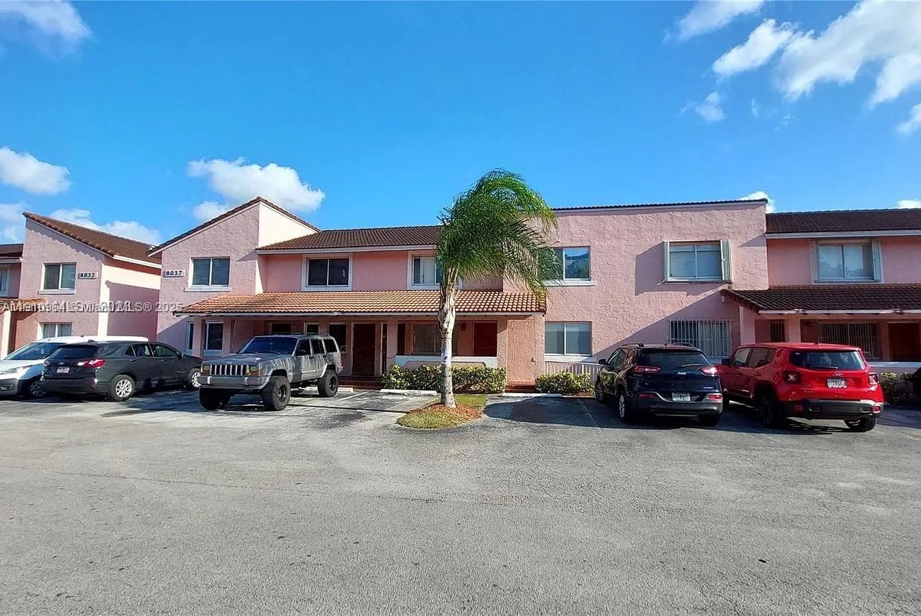 DORAL COURT CONDO · #102 in Doral - Photo 2