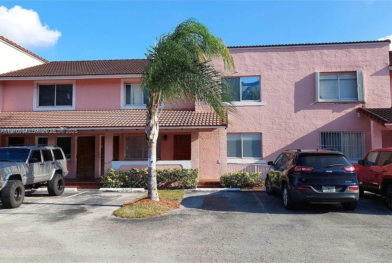 DORAL COURT CONDO · #102 in Doral - Photo 3