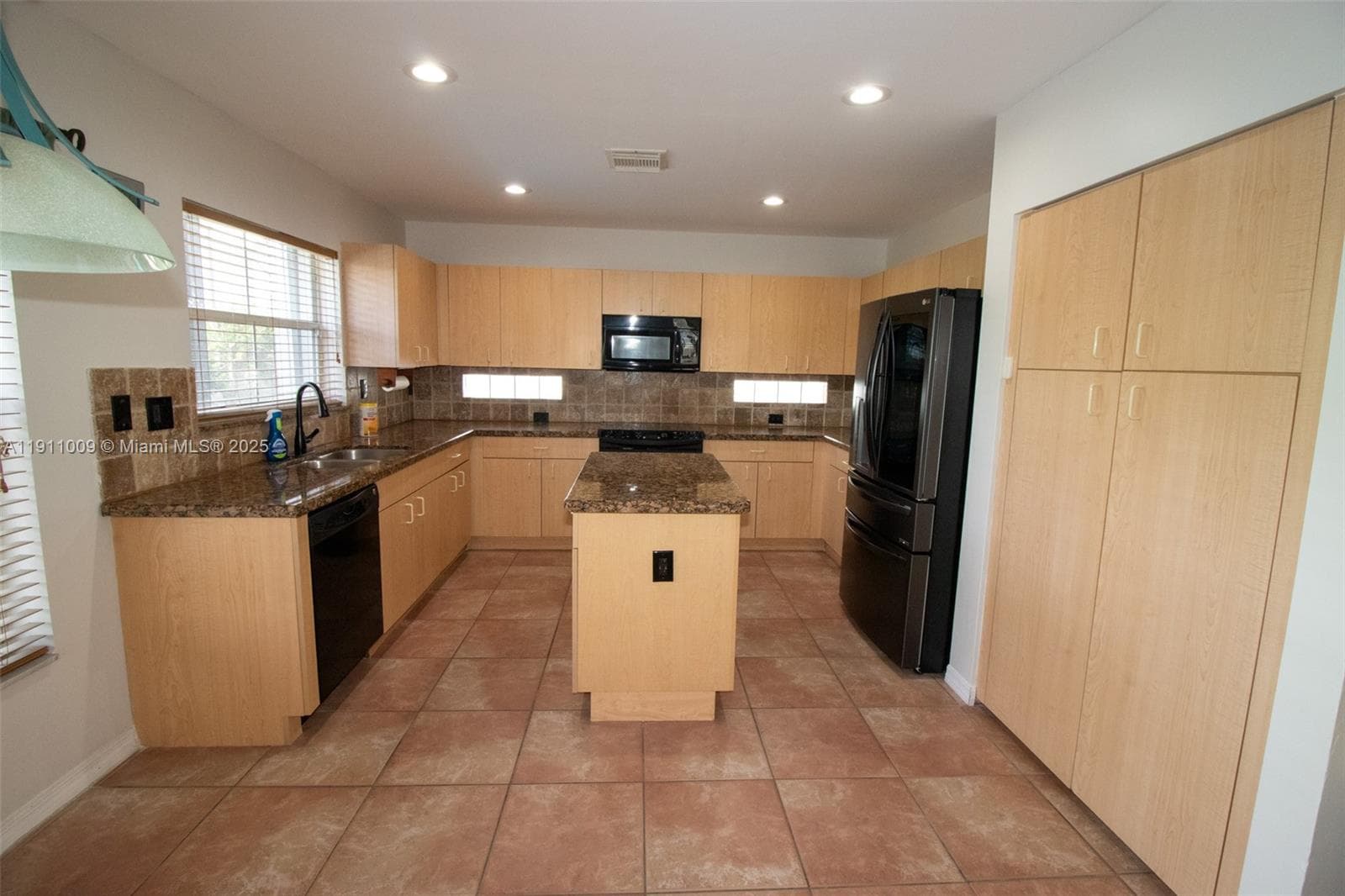 5552 NW 125th Ter #0 photo 25