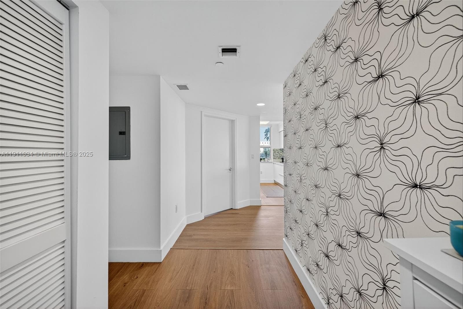 TURNBERRY ON THE GREEN CO · #313 in Aventura - Photo 13