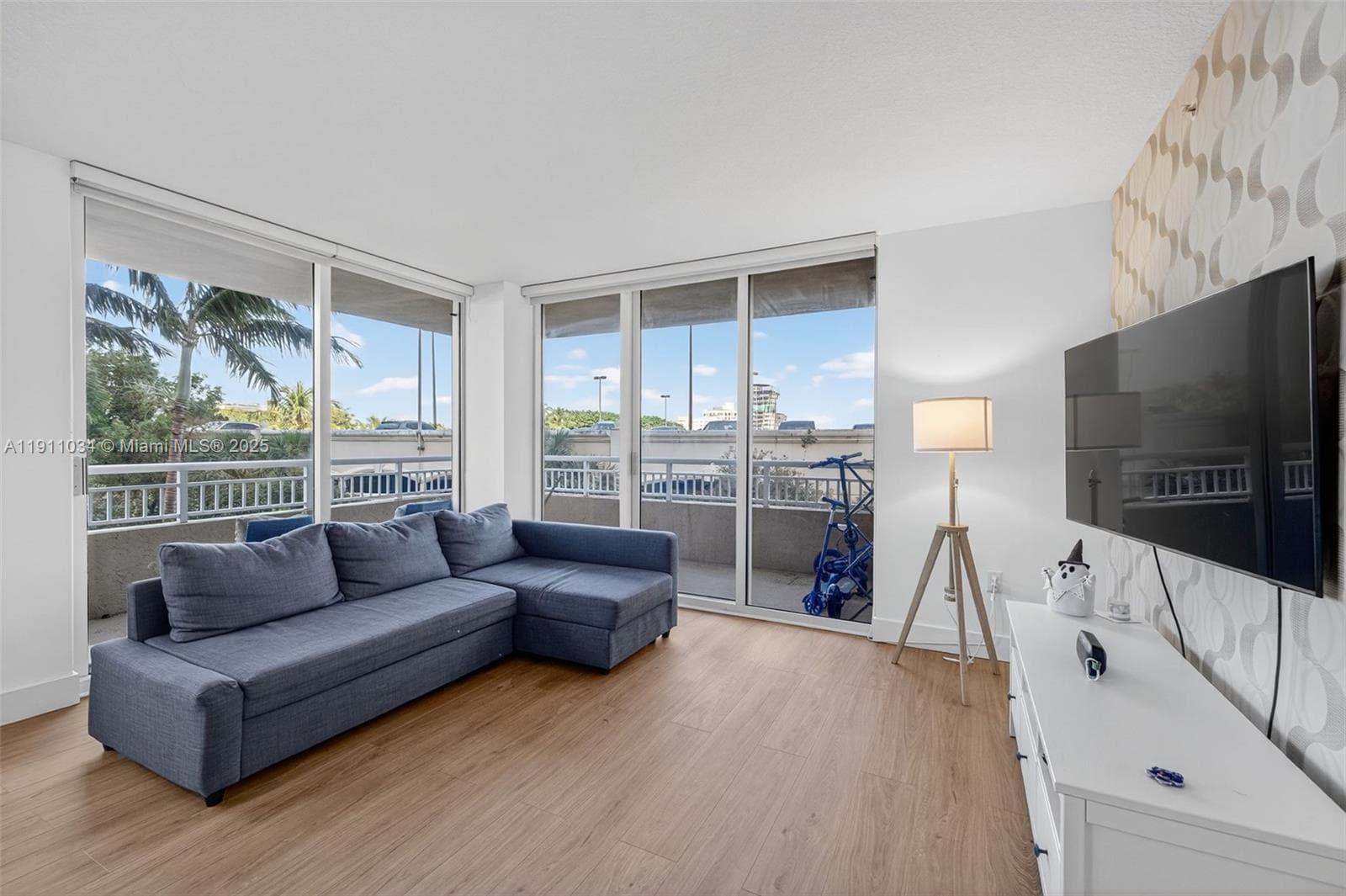 TURNBERRY ON THE GREEN CO · #313 in Aventura - Photo 16