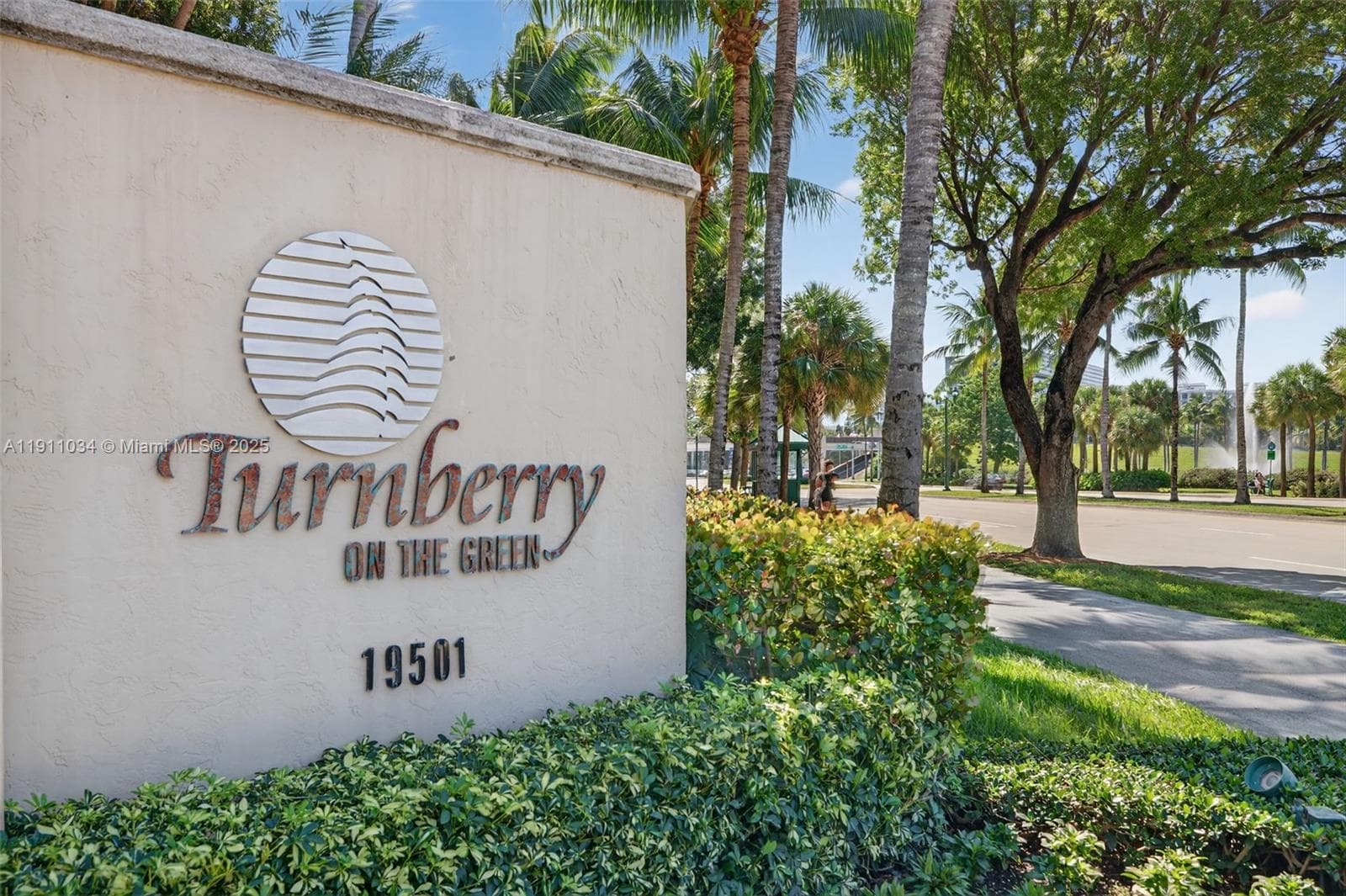 TURNBERRY ON THE GREEN CO · #313 in Aventura - Photo 80