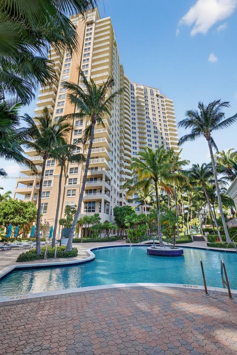 TURNBERRY ON THE GREEN CO · #313 in Aventura - Photo 66