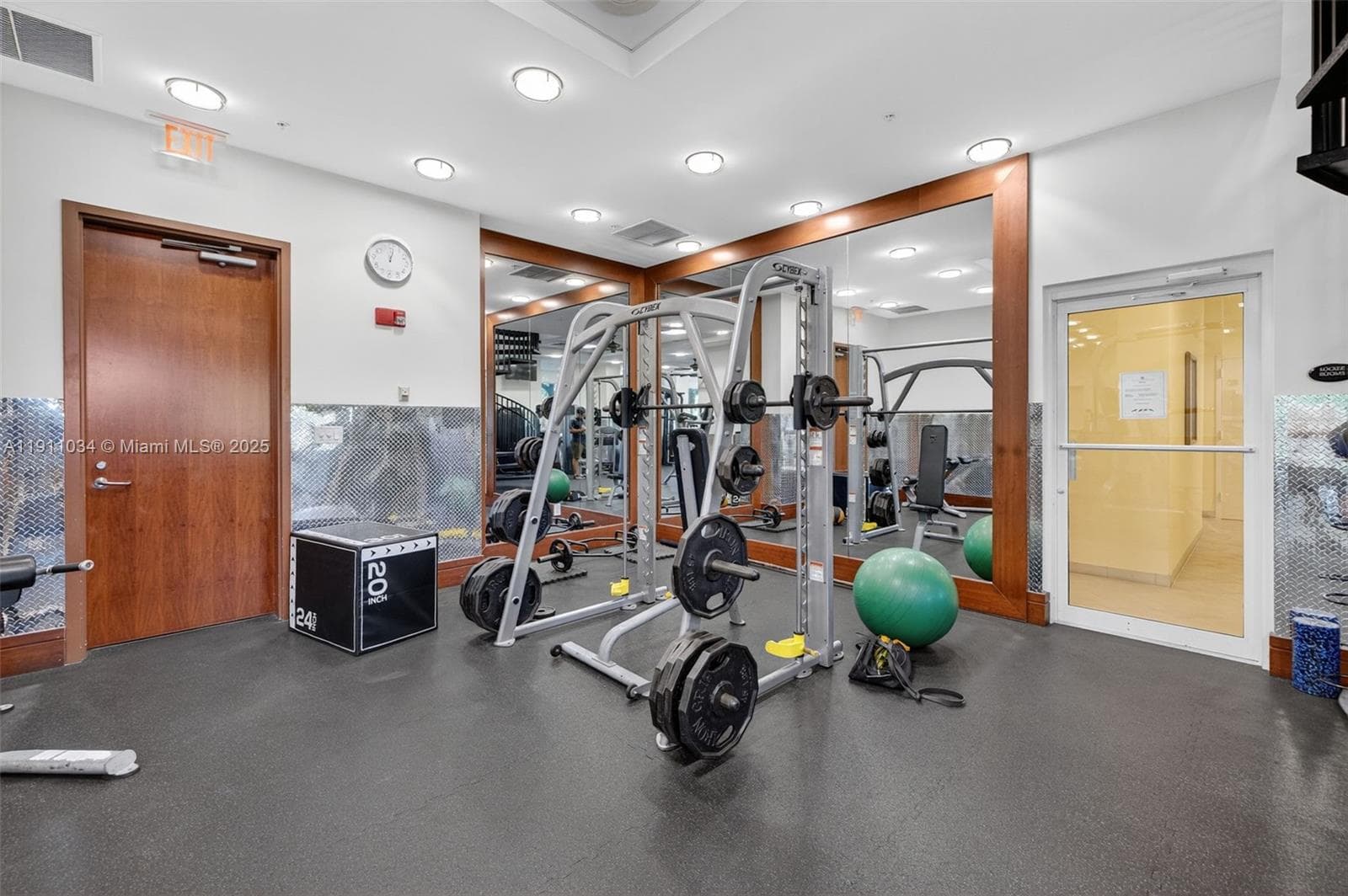 TURNBERRY ON THE GREEN CO · #313 in Aventura - Photo 61