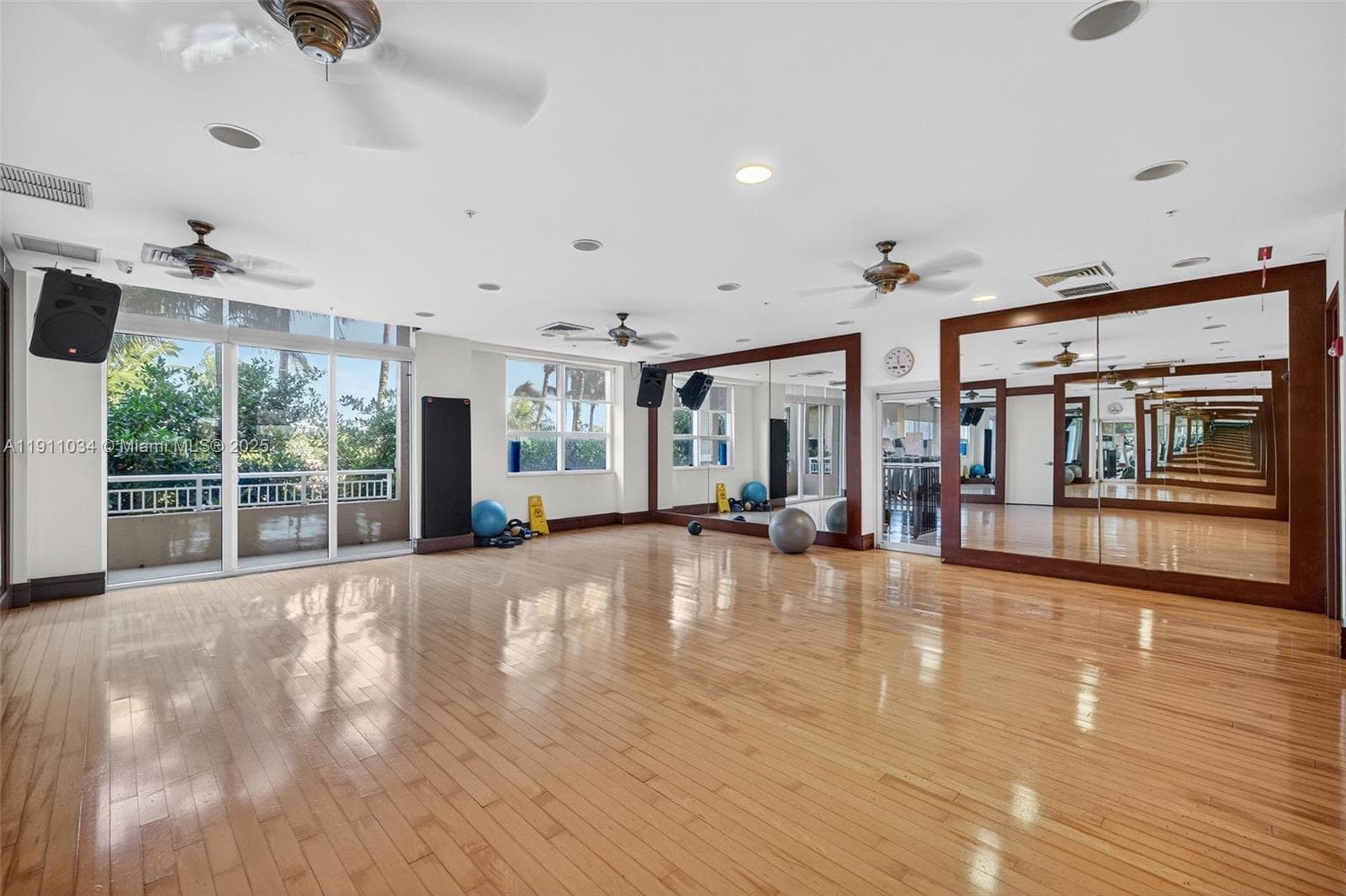 TURNBERRY ON THE GREEN CO · #313 in Aventura - Photo 55