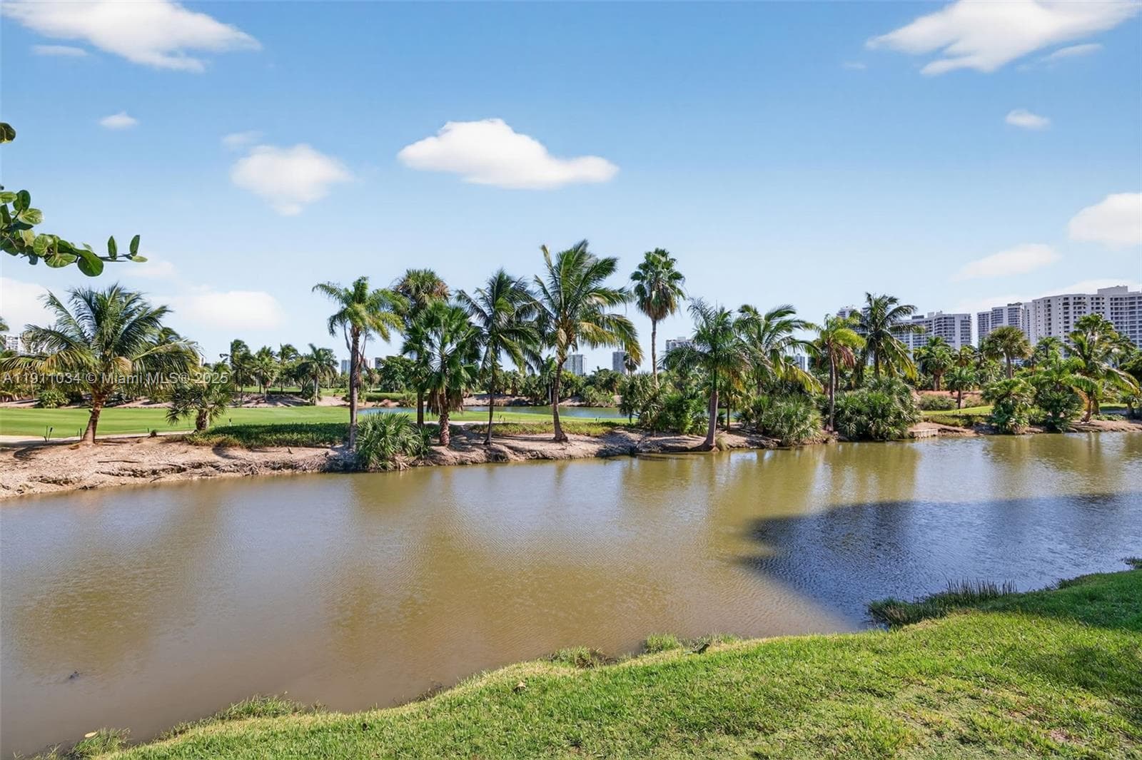 TURNBERRY ON THE GREEN CO · #313 in Aventura - Photo 74
