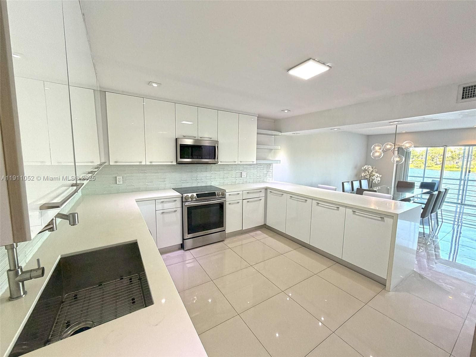 Azure Lake Condo · #228 in Miami - Photo 6