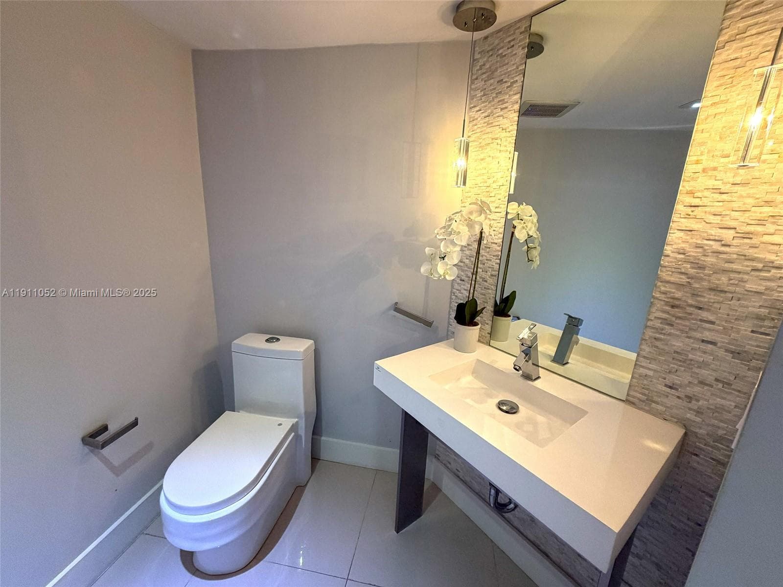Azure Lake Condo · #228 in Miami - Photo 28