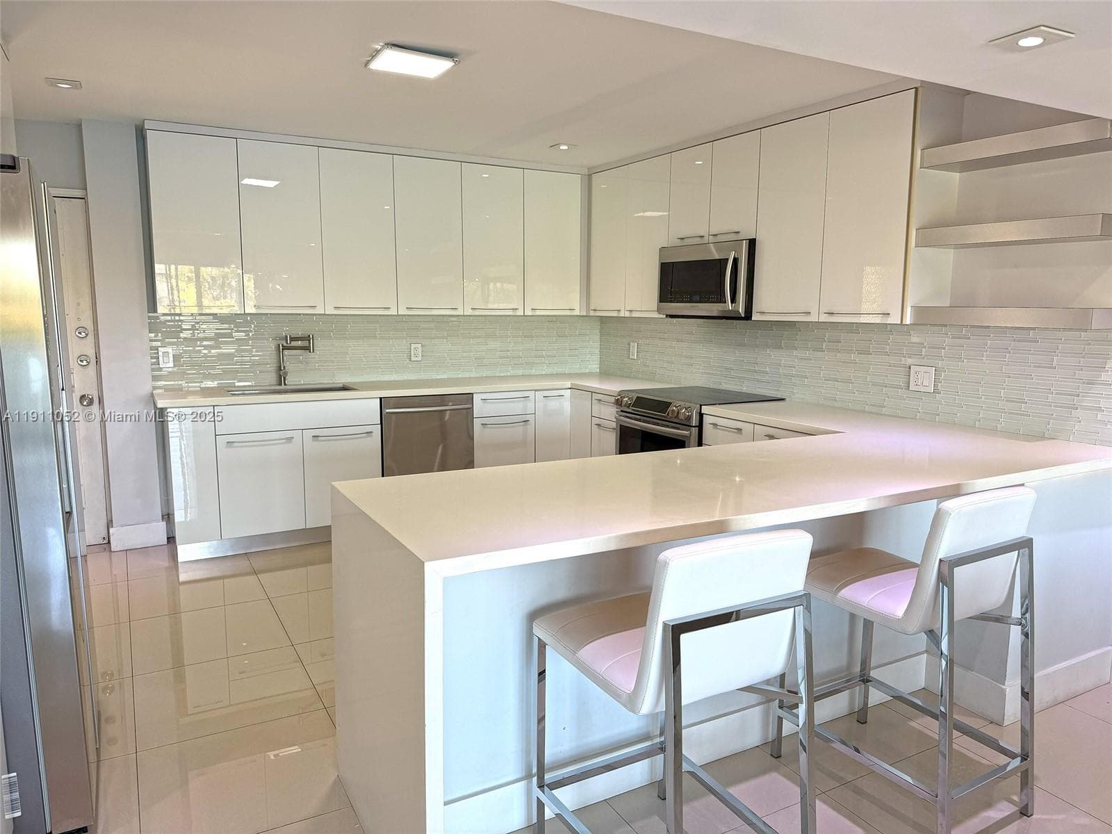Azure Lake Condo · #228 in Miami - Photo 5