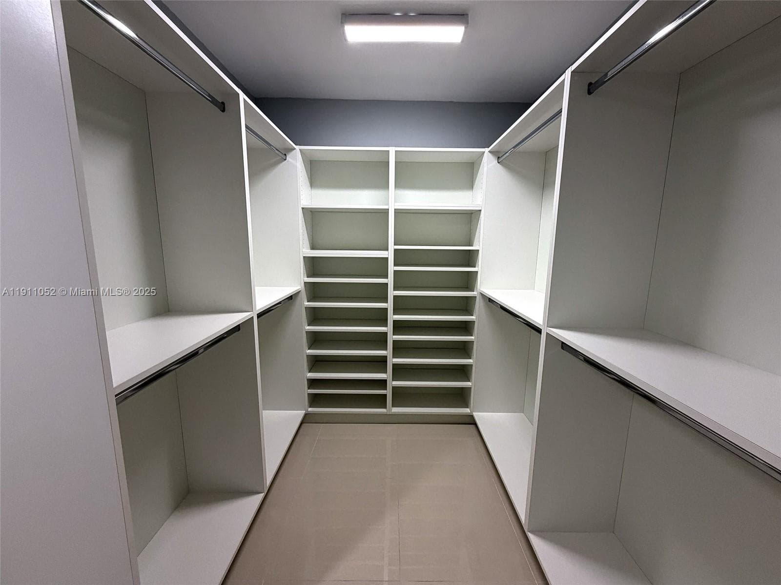 Azure Lake Condo · #228 in Miami - Photo 20