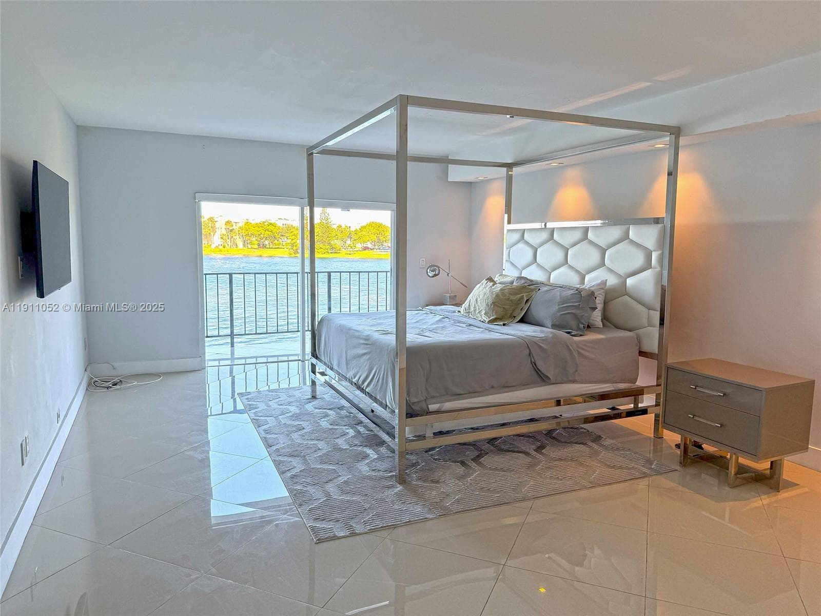 Azure Lake Condo · #228 in Miami - Photo 14