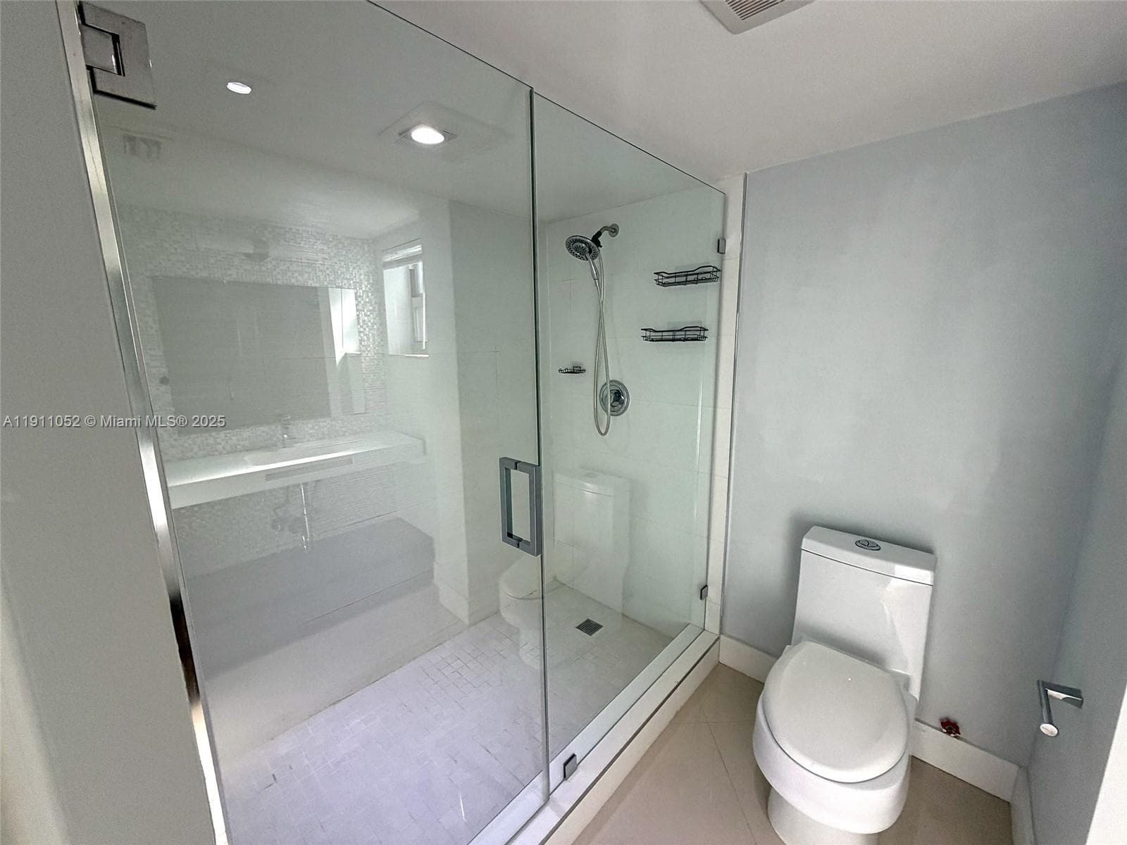 Azure Lake Condo · #228 in Miami - Photo 25