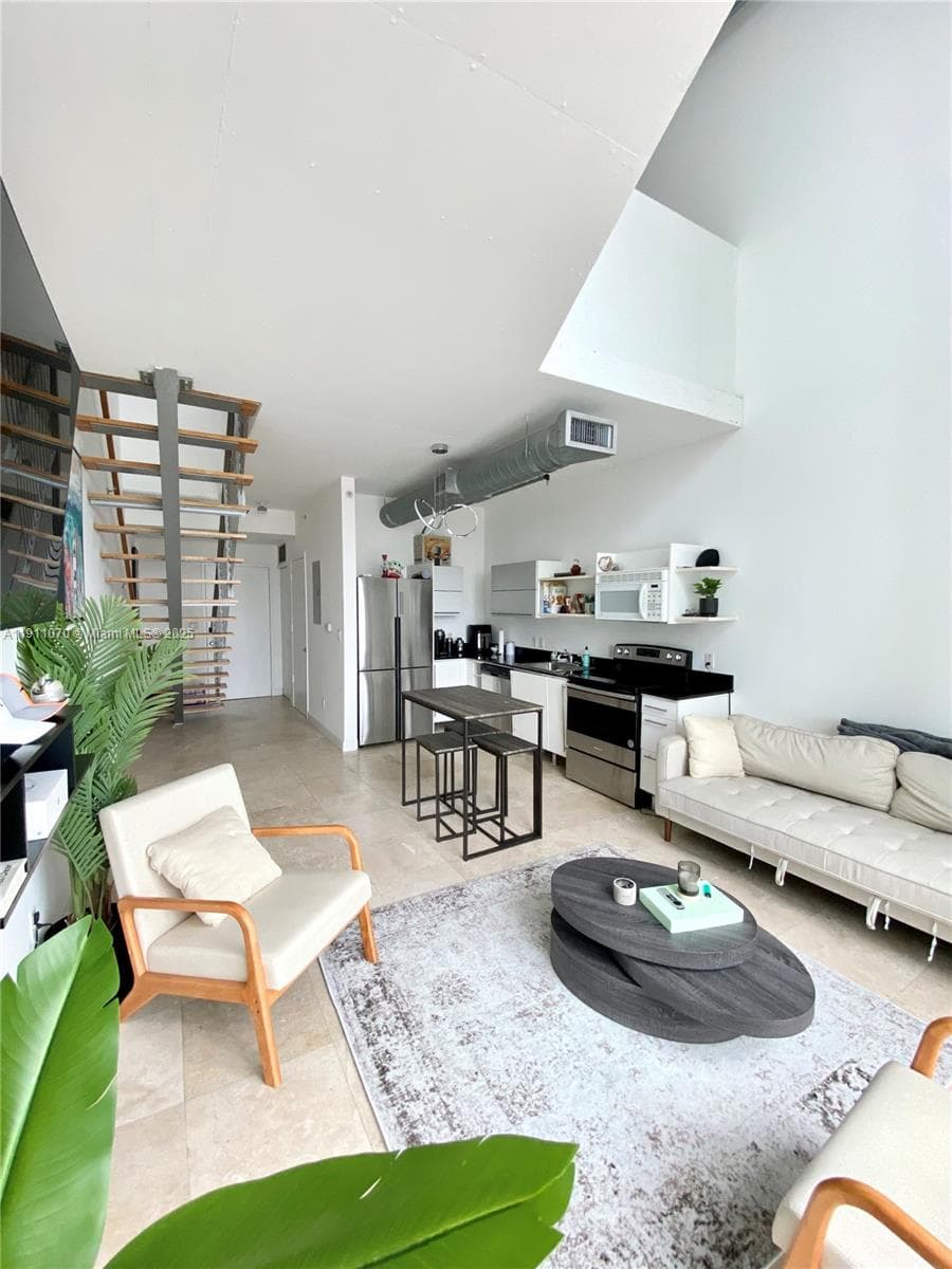 NEO VERTIKA CONDO · #1715 in Miami - Photo 2