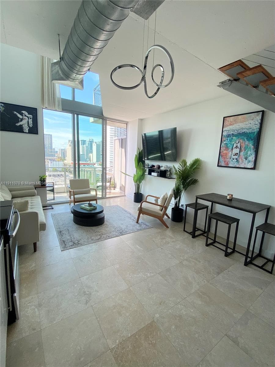 NEO VERTIKA CONDO · #1715 in Miami - Photo 3