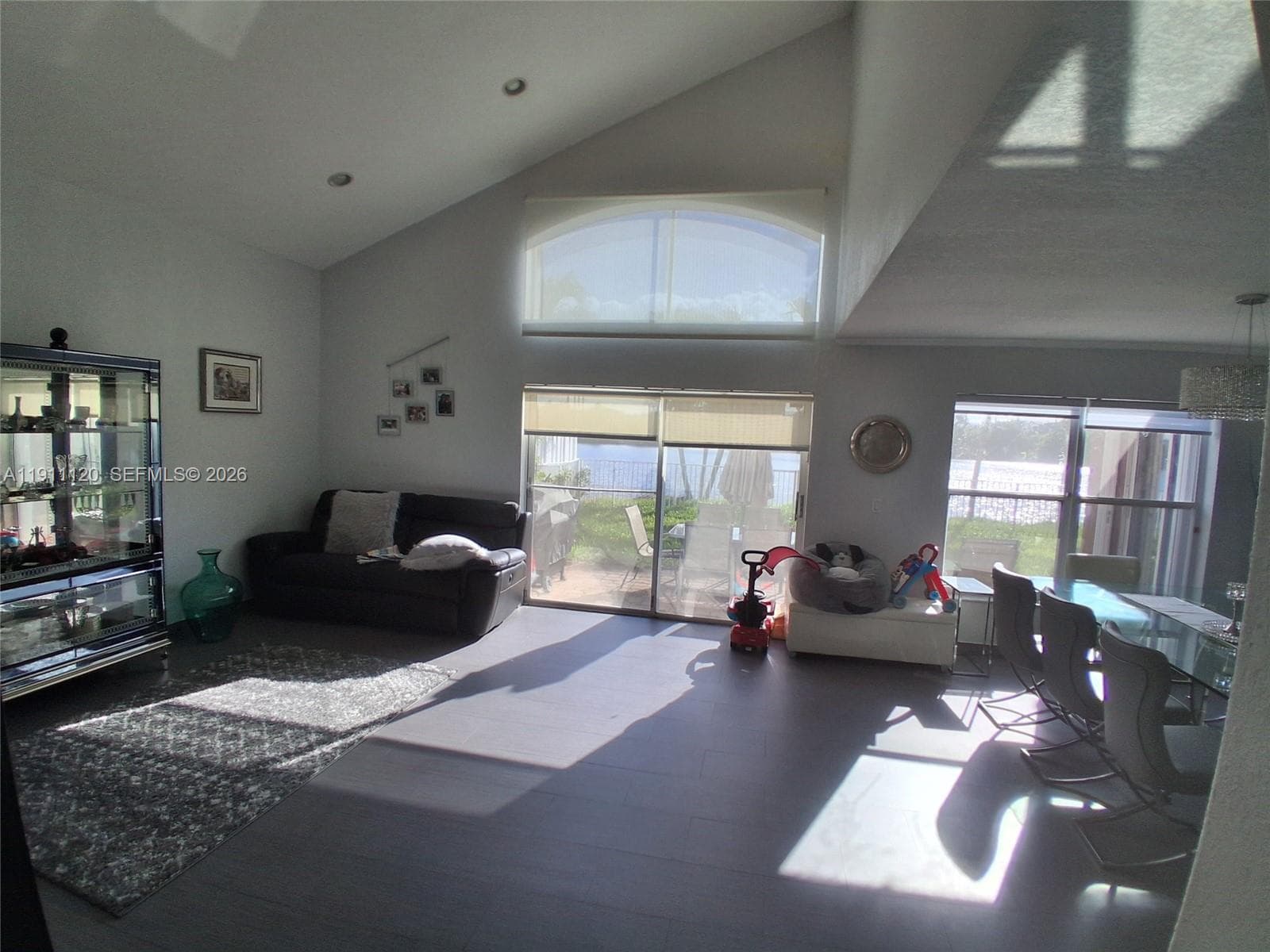 5245 SW 38th Ave photo 5